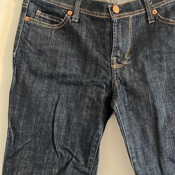 Bitten Sarah Jessica Parker 8R jeans. - Picture 3 of 6